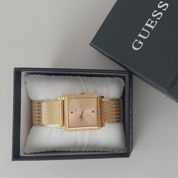 Guess Women's Wristwatch - Picture 3 of 5